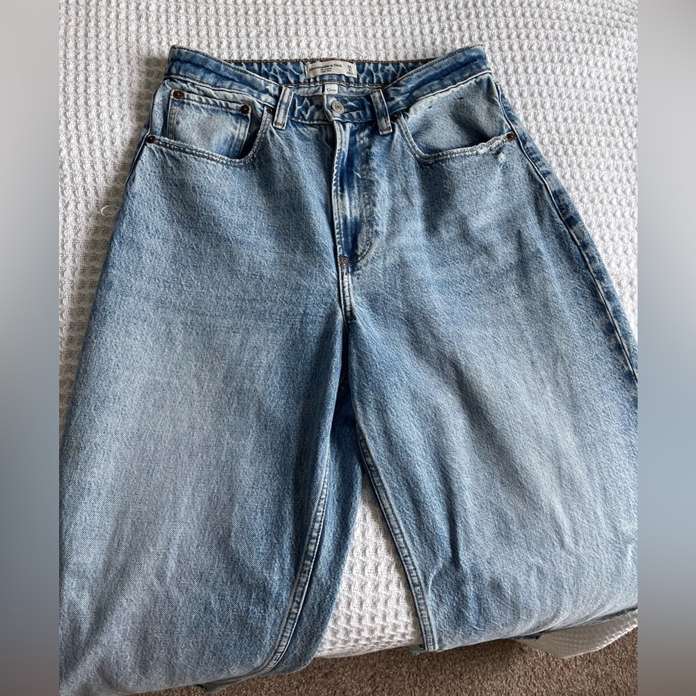 Abercrombie Loose High Rise Jeans